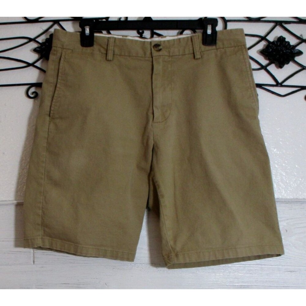 Old Navy Bermuda Shorts Men's 33 Tan Built In Flex Pockets